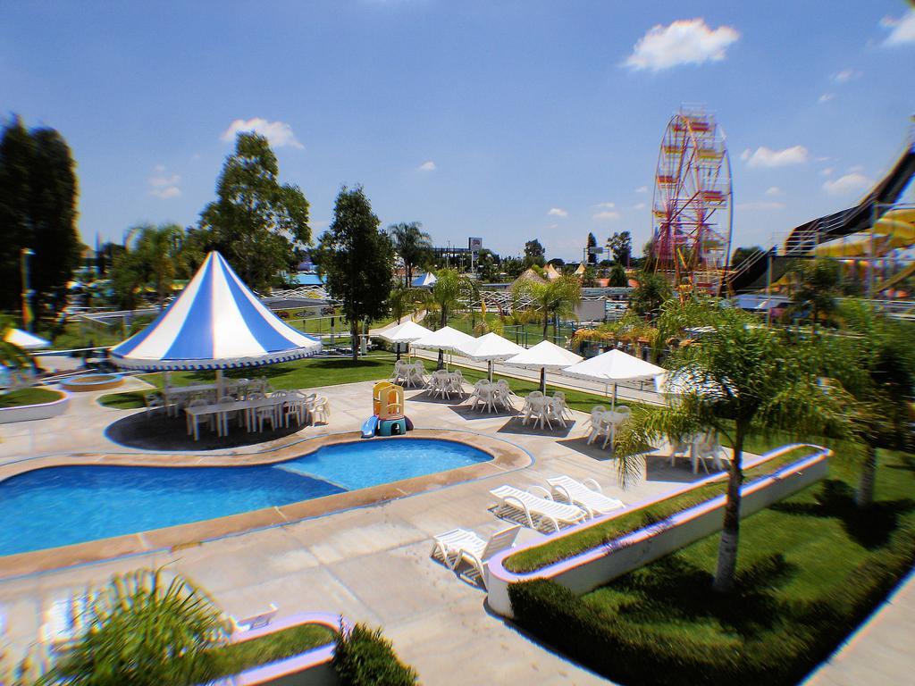 Hotel Splash Inn Silao Exterior photo