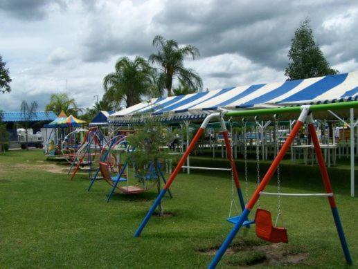 Hotel Splash Inn Silao Exterior photo
