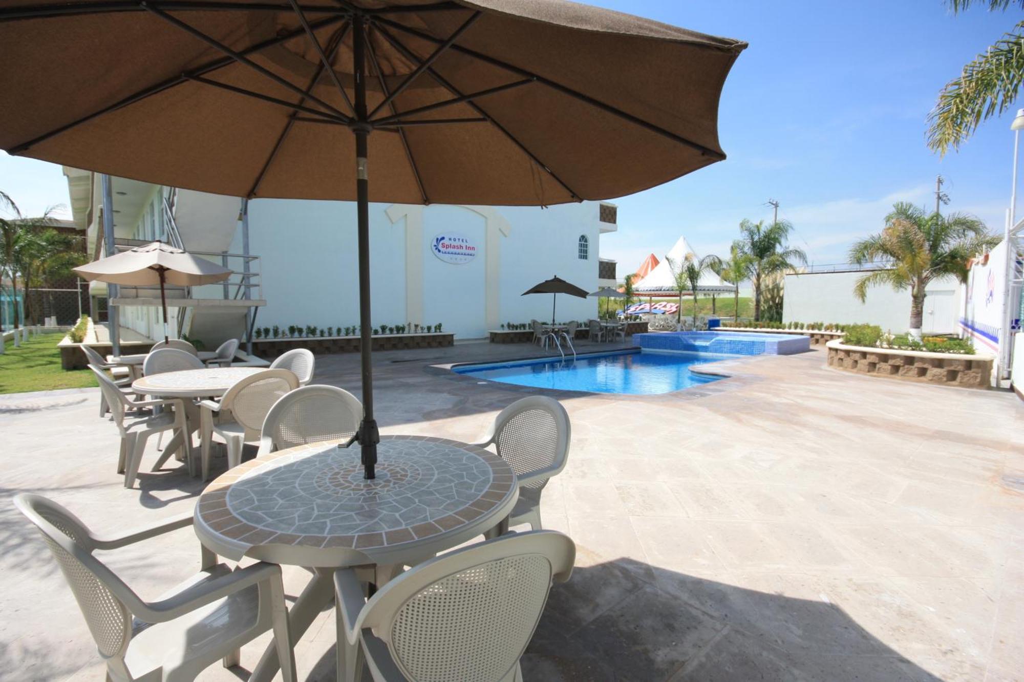 Hotel Splash Inn Silao Exterior photo